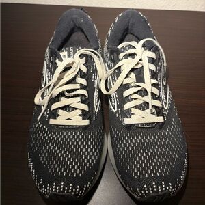 Brooks Athletic Running Shoes in Black and White